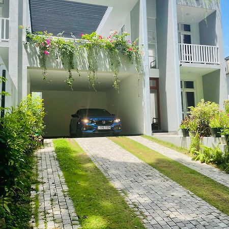 Oesis - Stylish Villa Steps From Historic Galle Fort Extérieur photo