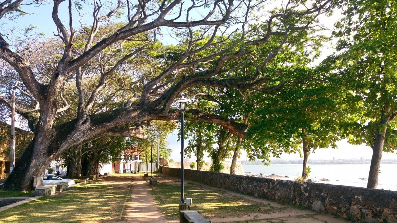 Oesis - Stylish Villa Steps From Historic Galle Fort Extérieur photo